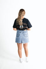 Load image into Gallery viewer, VINTAGE LEVI CUT OFFS - SIZE 26 #RS20
